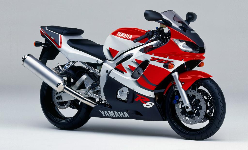 moto yamaha 2000